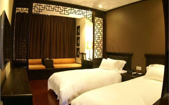 Baolong Homelike Hotel (Mudanjiang Branch)