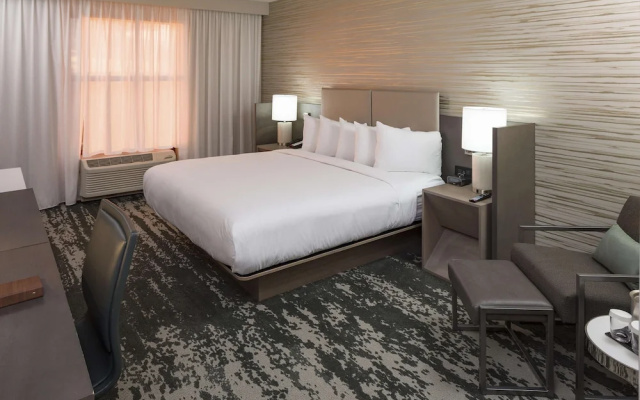 Doubletree By Hilton Boston Logan Airport Chelsea