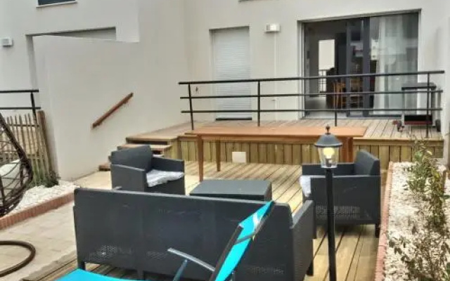 Pavillon Recent Pour 6 Personnes
