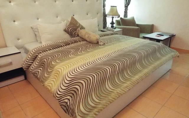 Royalview Hotel And Suites