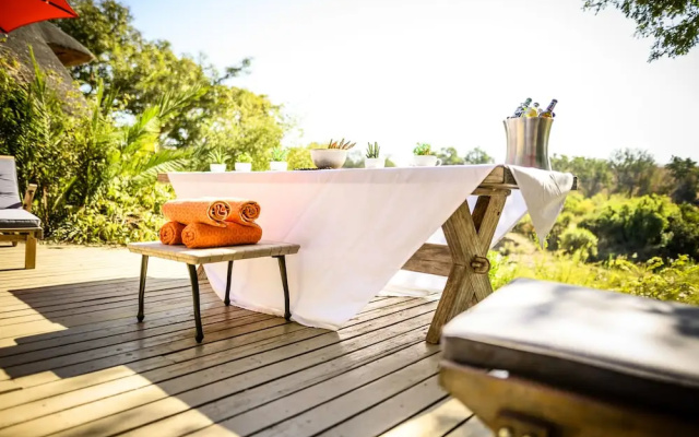 Toro River Lodges Big 5 Safari
