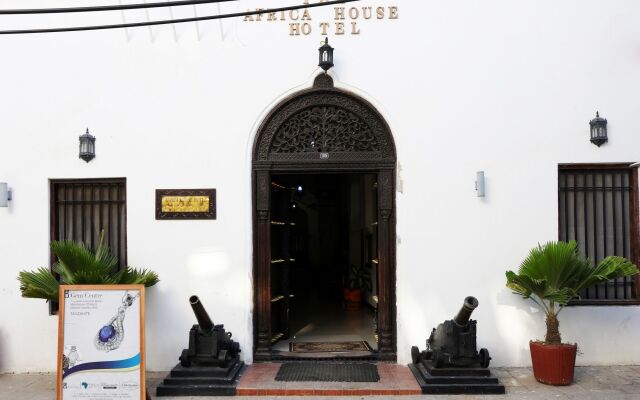 Africa House Hotel вид на фасад