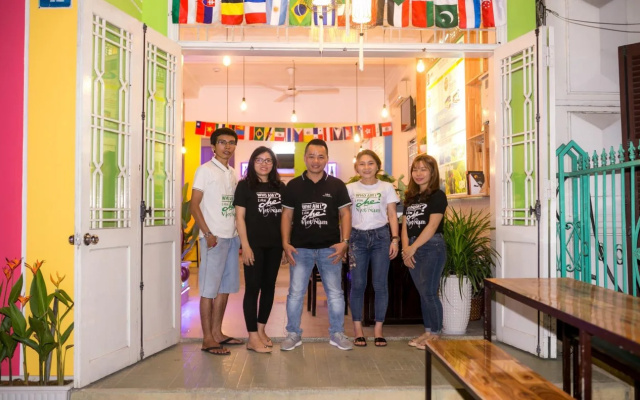 MrChe Backpackers