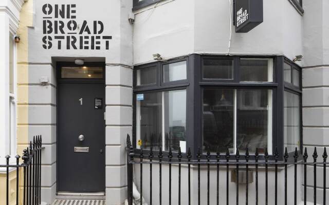 Отель One Broad Street Великобритания, Кемптаун - отзывы, цены и фото номеров - забронировать отель One Broad Street онлайн вид на фасад