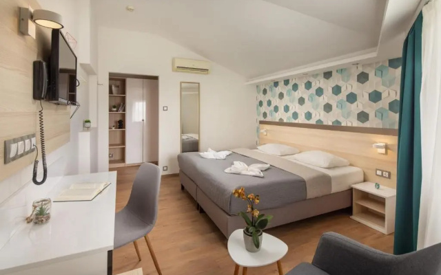 Kristály Hotel