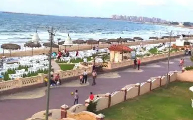 شاطئ المعموره الاسكندريه 01272849001