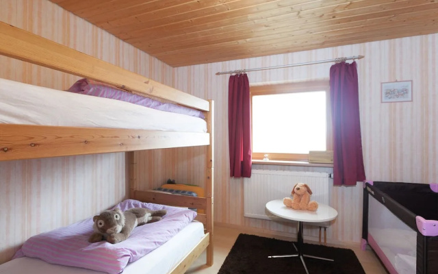 Modern Holiday Home in Lauterbach ot Fohrenbühl with Heating Facility