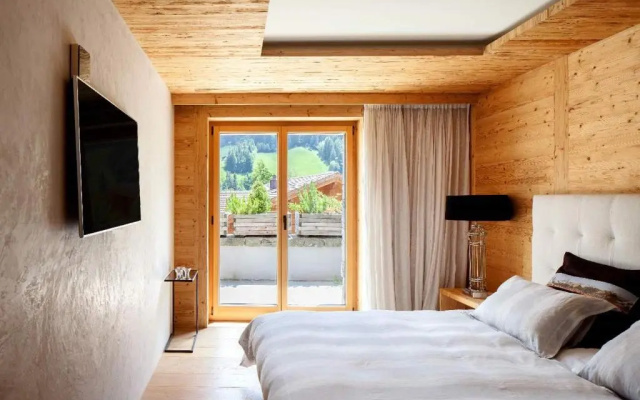 Regent Retreat by MC