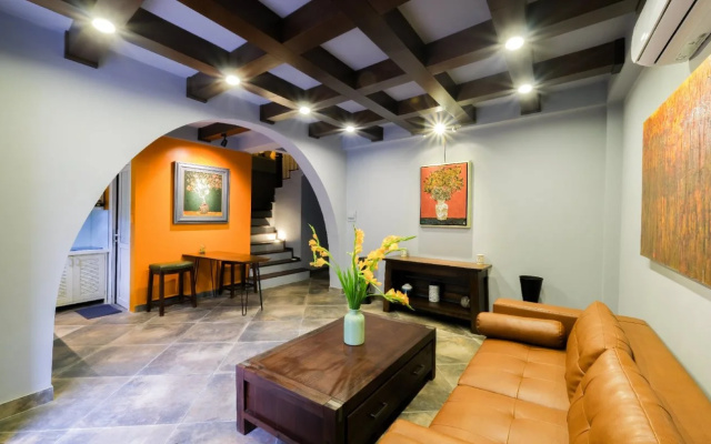 Le Petit Hanoi Hotel