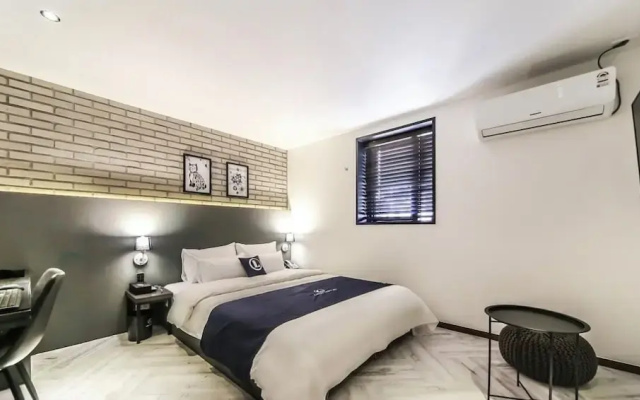 Lrui Motel