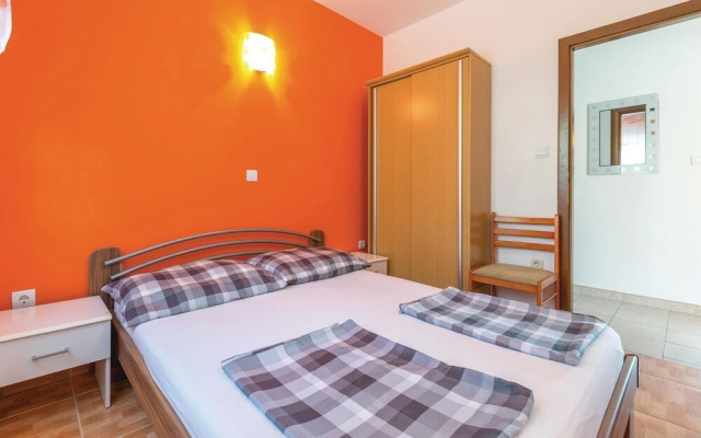 Stunning Home in Makarska With Wifi and 2 Bedrooms