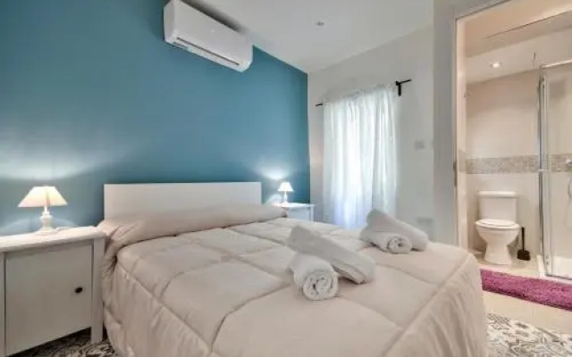Central Valletta Two Bedroom Apartment