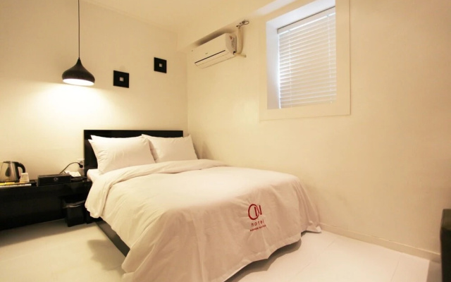 Cheonho Hotel ON