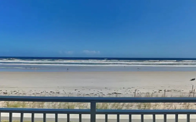 Trade Winds 31 by Distinctive Beach Rentals