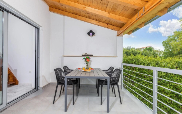 Nice Home in Stinjan With Wifi and 1 Bedrooms