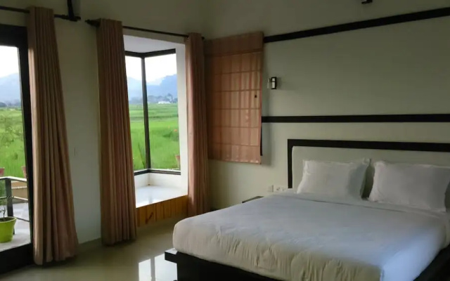 OYO Premium Corbett Jhirna