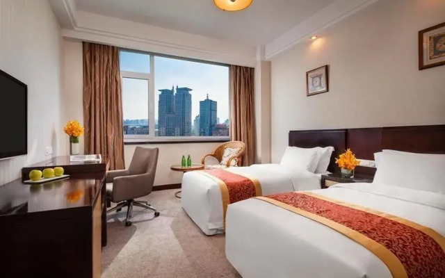 Jinan Luneng Xinyi Hotel