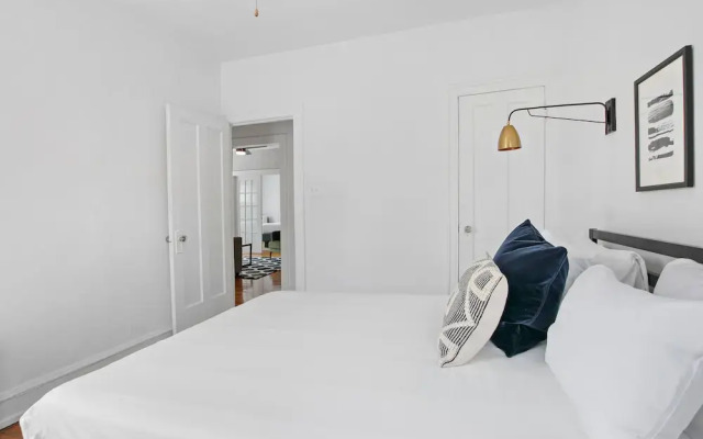 Chicago Lifestyle 3BR Apt in Lake View