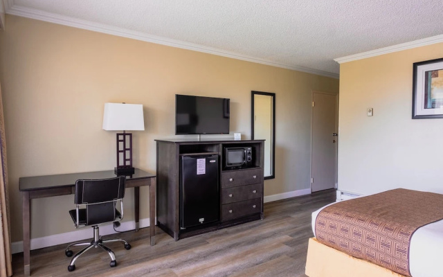 Monterey Bay Travelodge