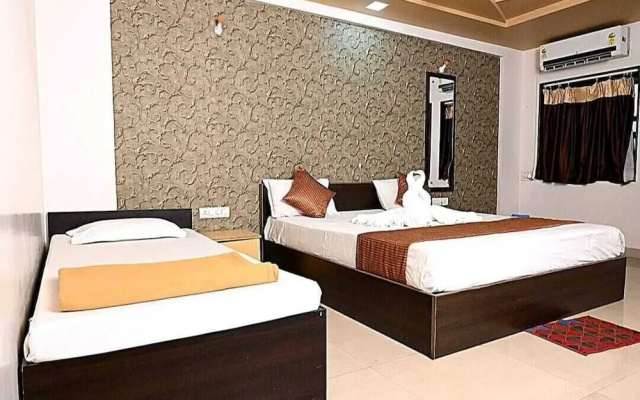Hotel Sukh Sagar