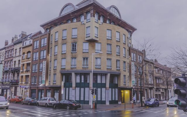 Отель Aparthotel Brussels Midi вид на фасад