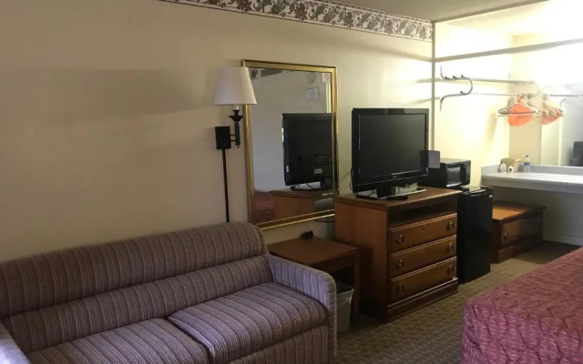 Tyler Inn Suites