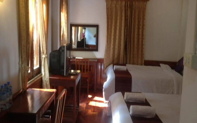 Namkhan Riverside Hotel