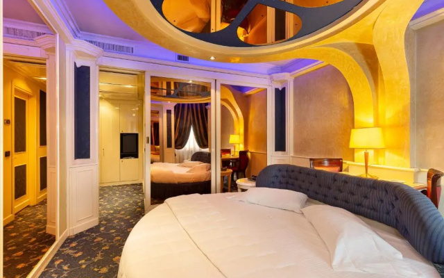Dream Hotel