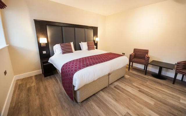 Crown Lodge Hotel