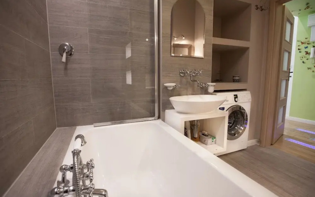 Warsaw Concierge Travellers Nest Wspolna