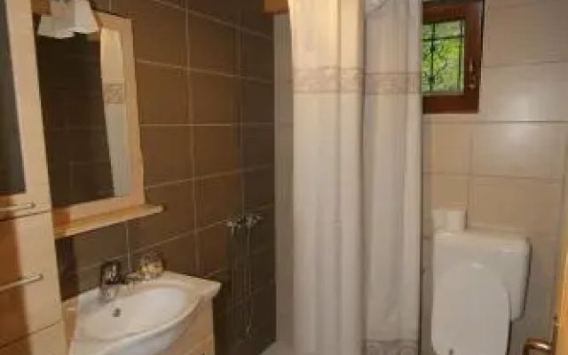 Fikfak cottage