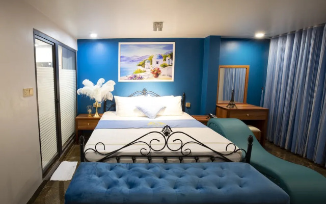 Cozi9 Theme Hotel