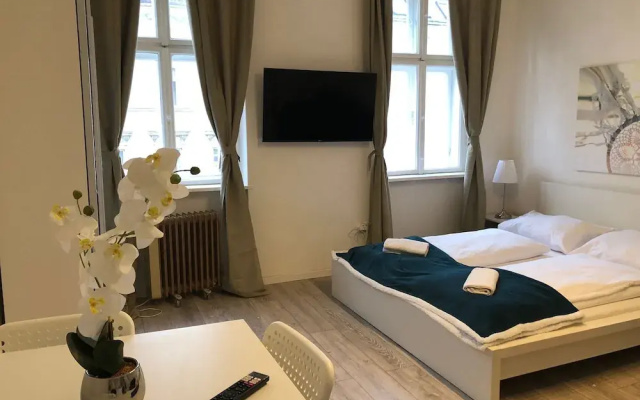 Stylish Apt Near Wiener Stadthalle