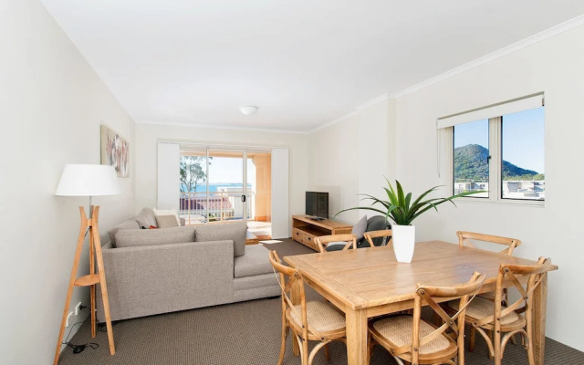 Shoal Bay Road, Barrington, Unit 406