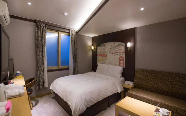 Sunrise Hill Tourist Hotel