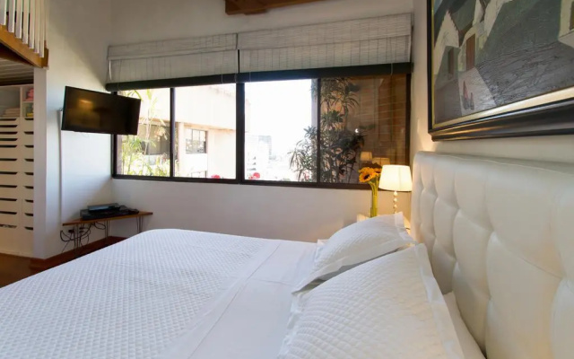 Penthouse Lodge B&B
