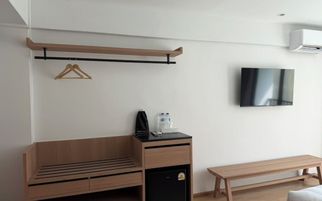611 Hotel