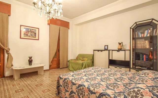 Beautiful Apartment in Gaggi With Wifi and 4 Bedrooms