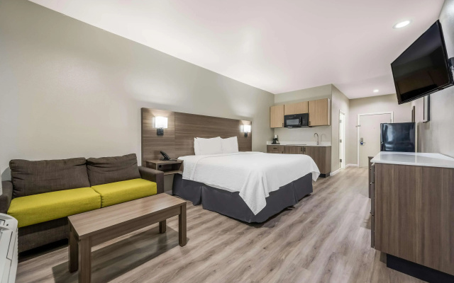 SureStay Studio by Best Western Conroe Downtown