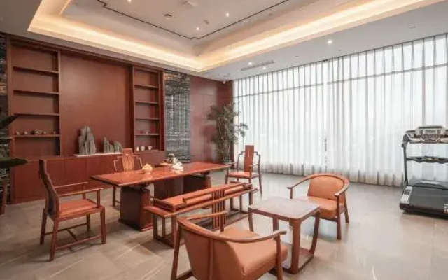 Crystal Orange Qidong Hongxing Life Plaza