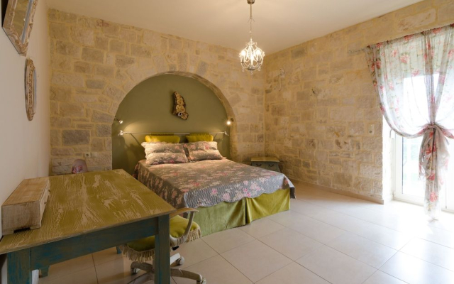 Skalani Stone Houses