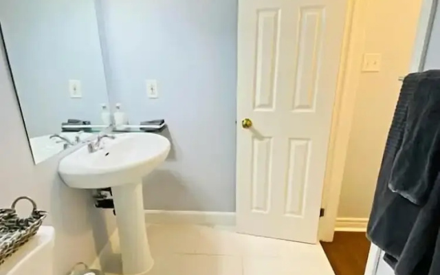 Cozy Studio Loft with 2 Bath