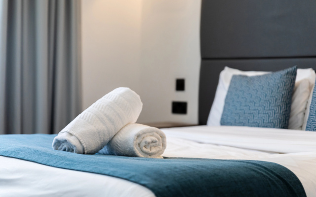 The J Hyde Park Hotel