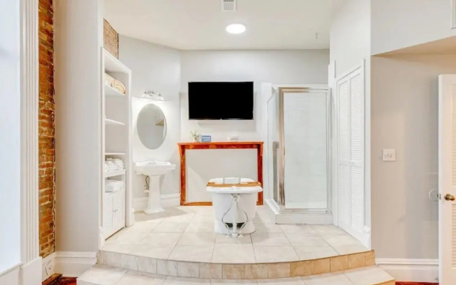 Galveston Historic Strand Loft 201