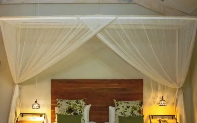 Kasambabezi Lodge