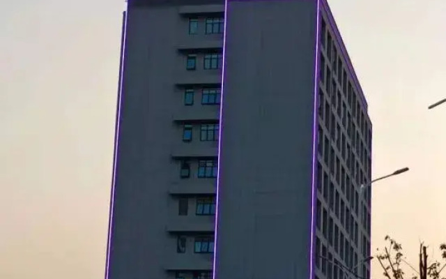 Anqing Yijia Business Hotel