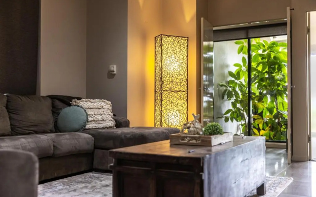 Red Lotus Guesthouse