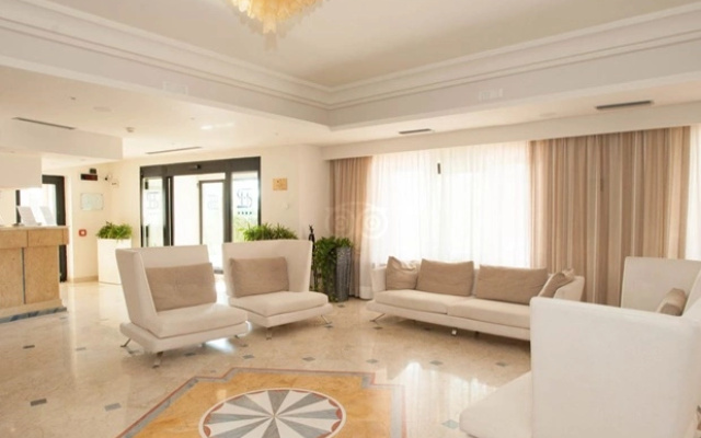 Sunshine Hotel & Spa
