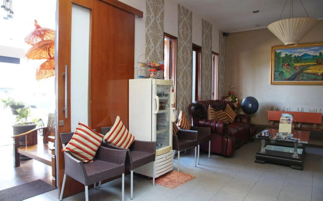 RedDoorz Near Ciputra World