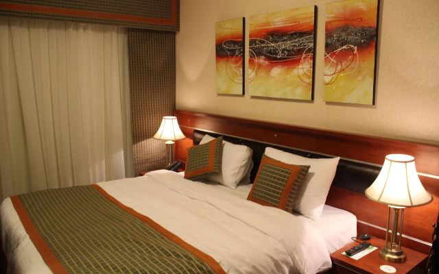Golden Tulip Al Shakreen